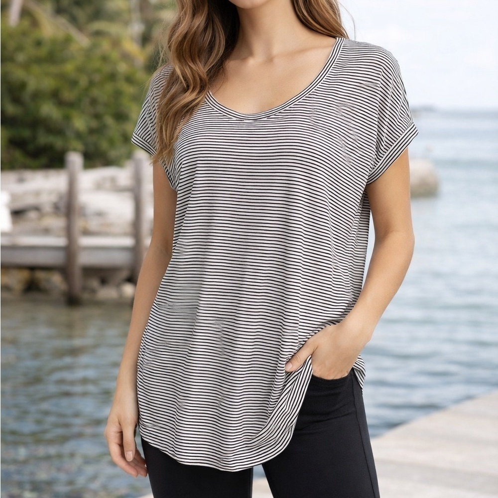 Athleta Black White Striped Tunic Top Women’s M Minimalist Coastal Athleisure